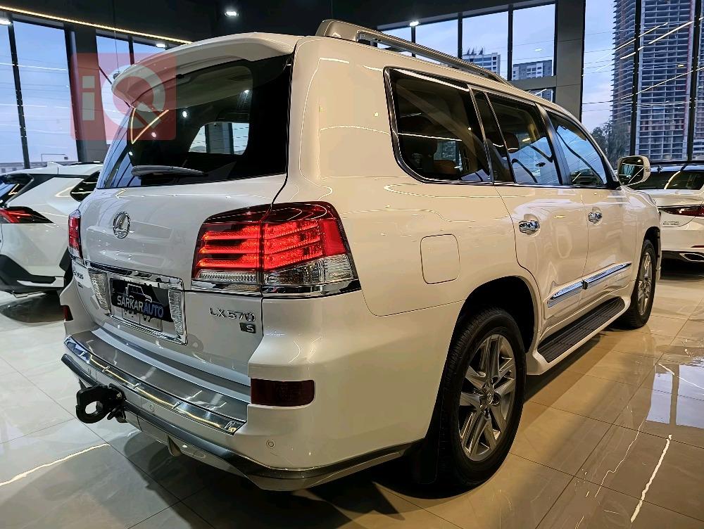 Lexus LX